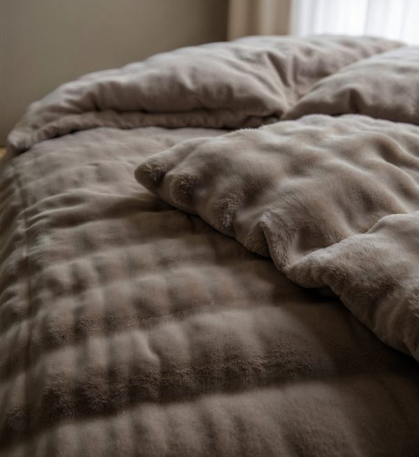 Sleeptime Pom Pom Taupe 140 x 220 cm - Afbeelding 3